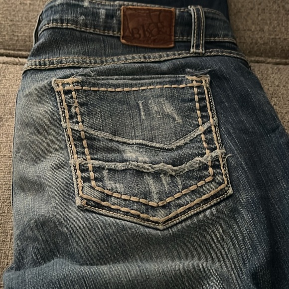 Gently used BKE Stella stretch crop jeans size 29 - Picture 4 of 4